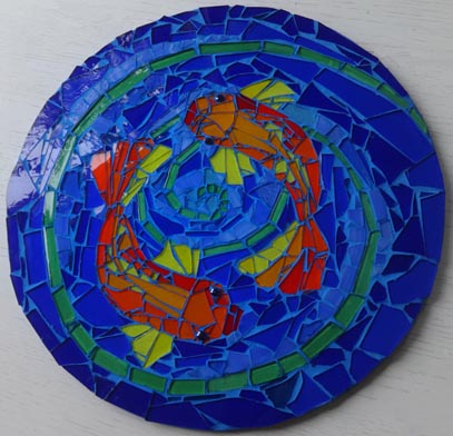 Serija slik Steklena spirala. Steklo na les (premer: 40cm) Zlati ribici, november 2014