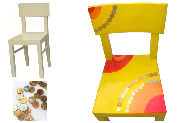 Star stol s starimi kovanci in pop-art motivom dobi novo podobo.